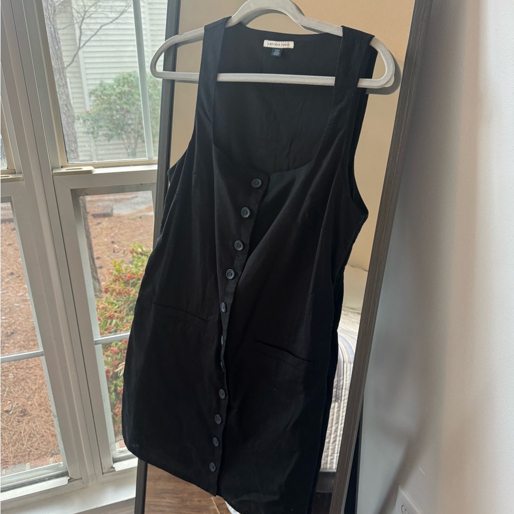 American Eagle Outfitters Black Top with White Trim